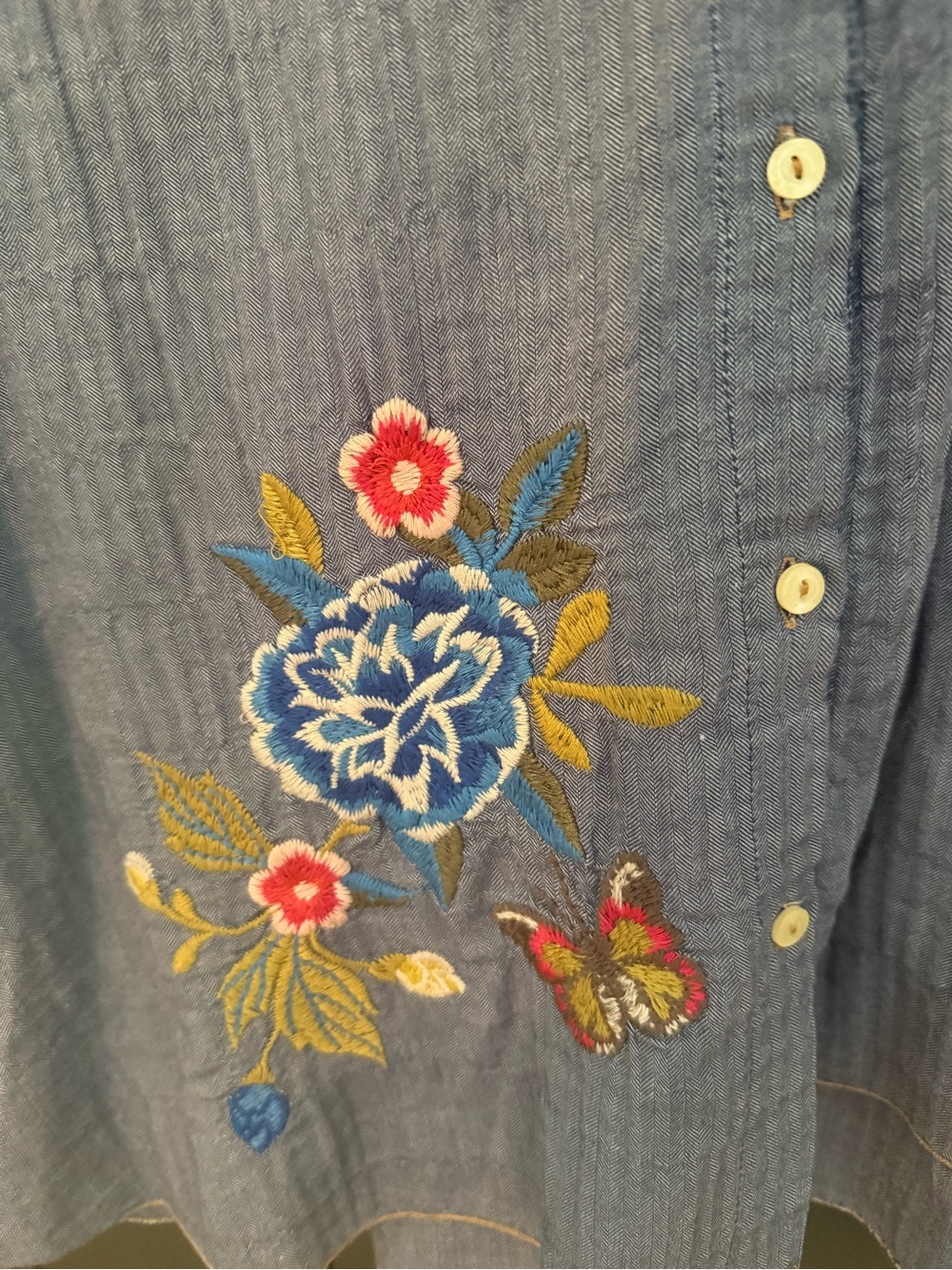 🦜Johnny Was Women’s Embroidered Floral Bird Chambray Button Up - Size L - Picture 7 of 10